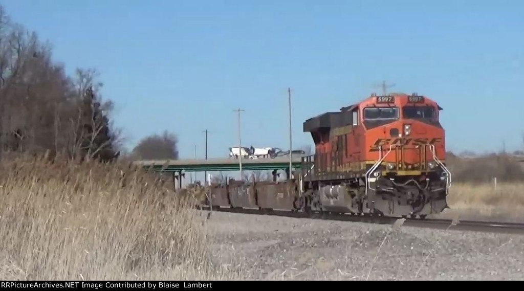 BNSF baretable DPU